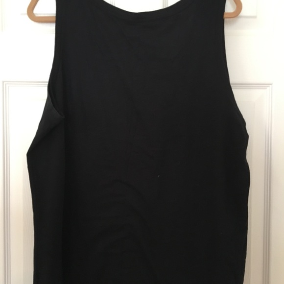 Woman’s tank top - Picture 3 of 3